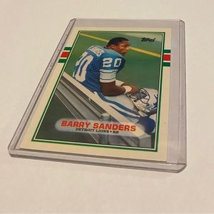 Barry Sanders Rare RC  Rookie 1989 Topps Traded Set Football card Vintage